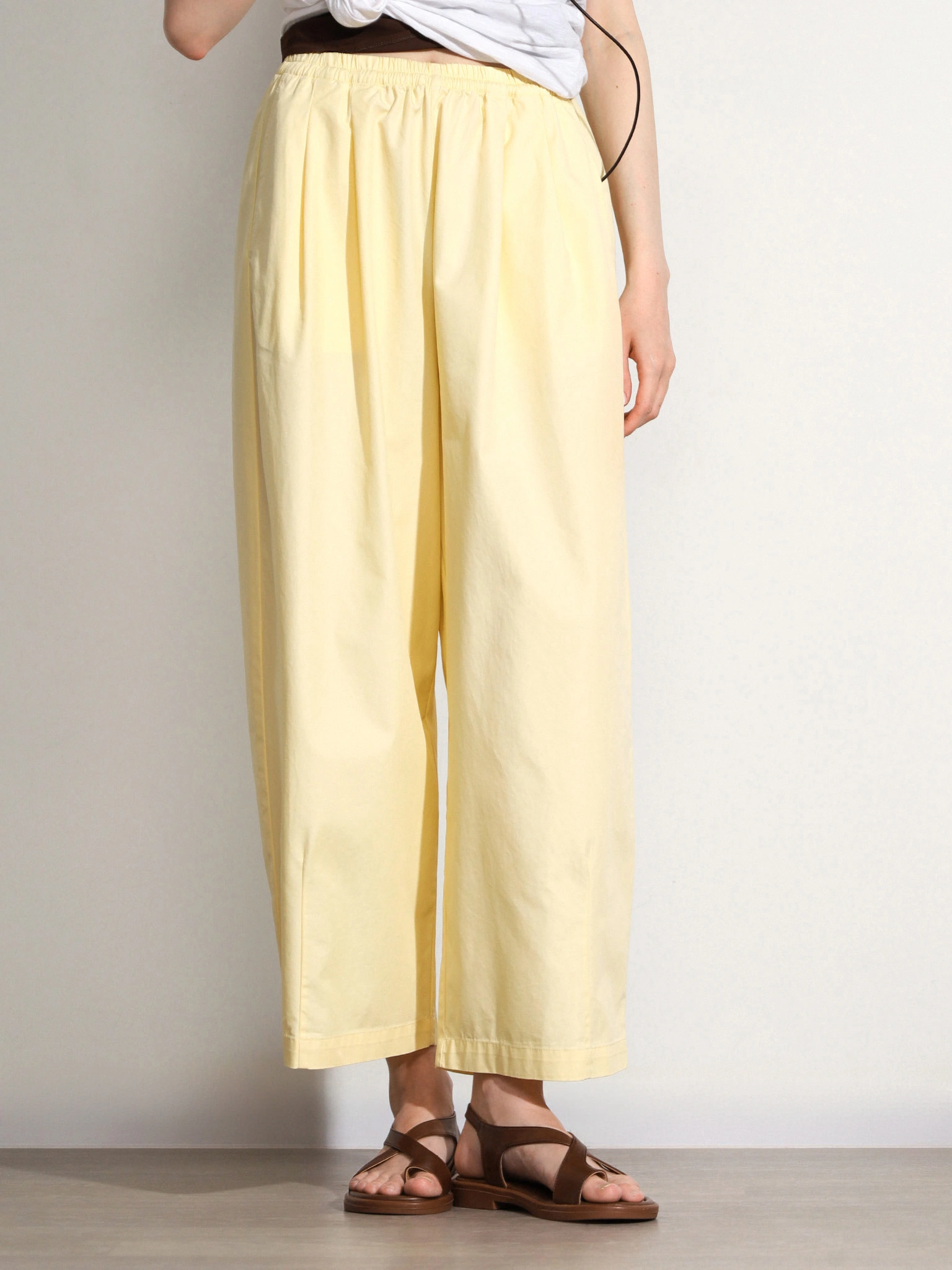 Брюки желтого цвета из смесового хлопка